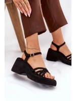 Sandály Na Platformě A Klínu Z Eko Semiše Černé model 21687601 - Boto Sandály Na Platformě A Klínu Z Eko Semiše Černé model 21687601 - Boto