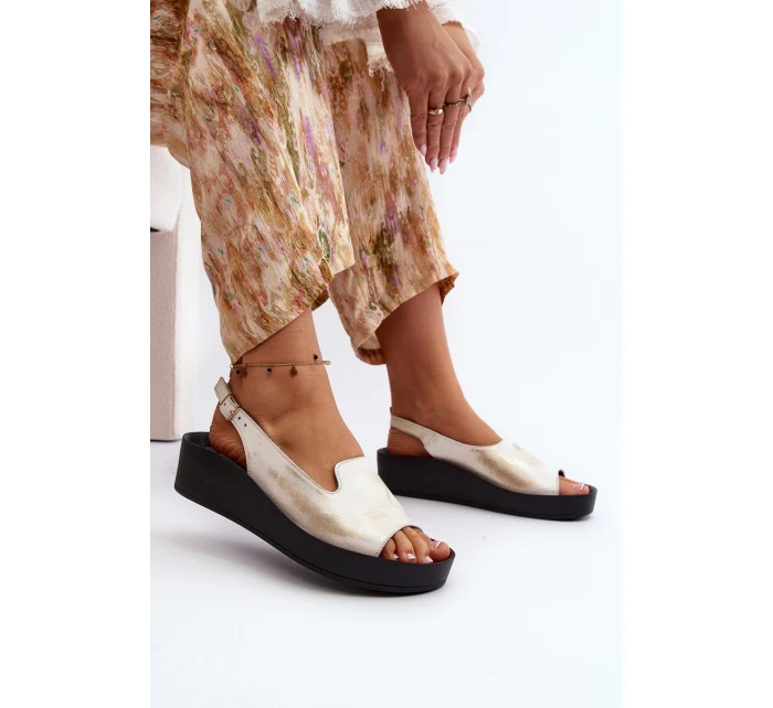 Dámské kožené sandály na tlusté podrážce zlatý potřený Zazoo 2893