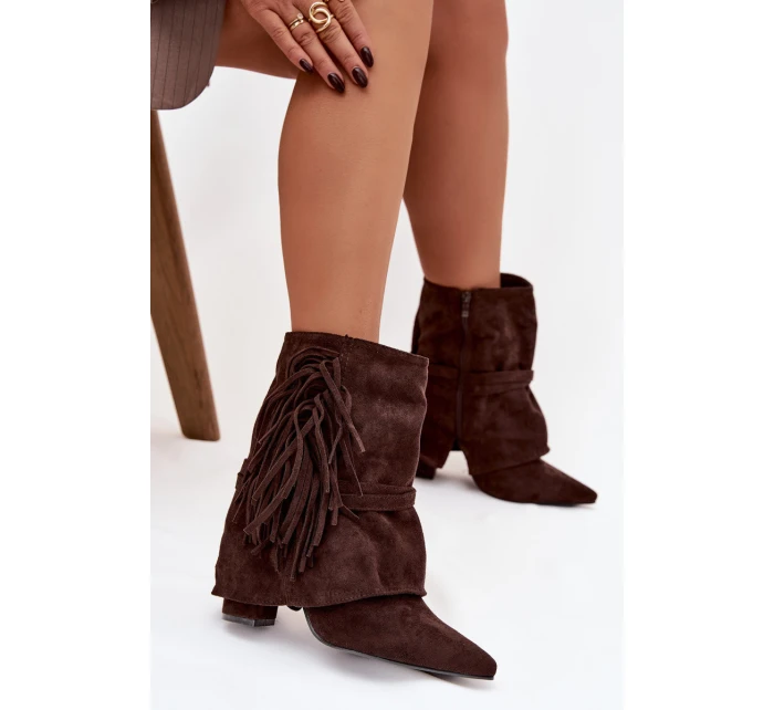 Dámské kotníkové boty na sloupkovém podpatku s třásněmi a zlatými přezkami Evelisse – čokoládové Dámské kotníkové boty na sloupkovém podpatku s třásněmi a zlatými přezkami Evelisse – čokoládové