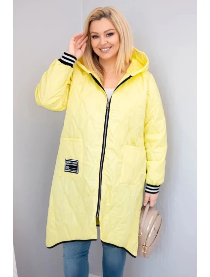 Dámská bunda Plus Size prošívaná s kapucí a model 21911640 manžetami žlutá - K-Fashion