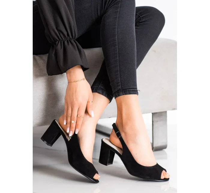 Pěkné sandály černé dámské na širokém podpatku Pěkné sandály černé dámské na širokém podpatku