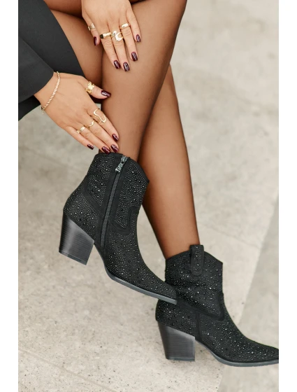Ozdobené Kožené Botky Na Podpatku S Špičatými Nosky Černé S.Barski HY42-121