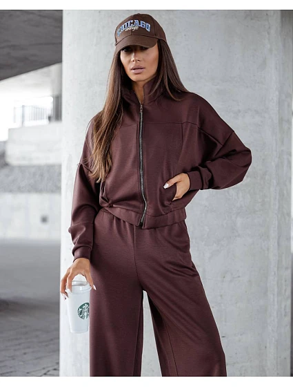Komplet damski spodnie i bluza ze stójką czekoladowy model 21470459 - Moon Komplet damski spodnie i bluza ze stójką czekoladowy model 21470459 - Moon