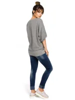 model 15096877 Halenka nadměrné velikosti se zavinovacími detaily pudrová - BeWear model 15096877 Halenka nadměrné velikosti se zavinovacími detaily pudrová - BeWear