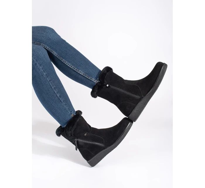 Trendy kotníčkové boty černé dámské na klínku Trendy kotníčkové boty černé dámské na klínku