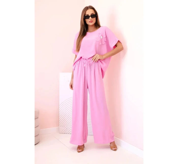 Dámský komplet z viskózy s ozdobným květem a širokými kalhotami světle růžová