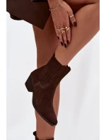 Semišové dámské boty na podpatku zateplené hnědé model 21747763 - Boto Semišové dámské boty na podpatku zateplené hnědé model 21747763 - Boto