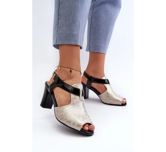 Dámské sandály na vysokém podpatku vyrobené z eko kůže, zlaté a černé Queenmarie Dámské sandály na vysokém podpatku vyrobené z eko kůže, zlaté a černé Queenmarie