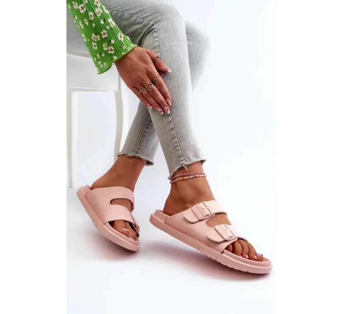 Lehké dámské pěnové pantofle s přezkami Big Star model 21660731 růžové - Big Star Shoes Lehké dámské pěnové pantofle s přezkami Big Star model 21660731 růžové - Big Star Shoes