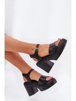 Dámské sandály na masivním podpatku a platformě z eko kůže černé model 21687167 - Boto Dámské sandály na masivním podpatku a platformě z eko kůže černé model 21687167 - Boto