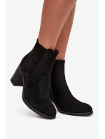 Zateplené dámské kotníkové boty na sloupkovém podpatku černé Brevina Zateplené dámské kotníkové boty na sloupkovém podpatku černé Brevina