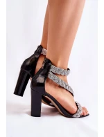 Kožené sandály na vysokém podpatku s kubickými zirkony Lewski Shoes model 21591874 černe - Boto Kožené sandály na vysokém podpatku s kubickými zirkony Lewski Shoes model 21591874 černe - Boto