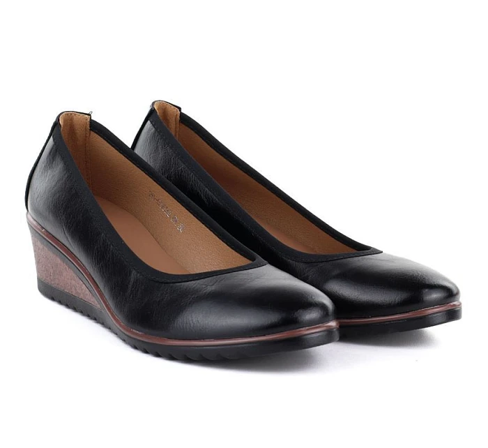 Černé dámské polobotky s podpatkem model 22097252 - VINCEZA