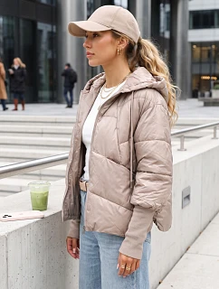 Krátká dámská prošívaná bunda s kapucí v barvě kamelové, FashionStreet TY5764