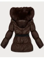 Hnědá zimní bunda s kapucí a s opaskem model 21479124 - J.STYLE Hnědá zimní bunda s kapucí a s opaskem model 21479124 - J.STYLE