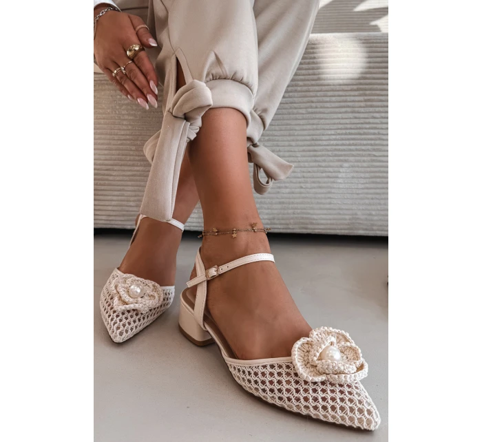 Dámské sandály na klínku s ozdobným detailem světle béžové Vionessa