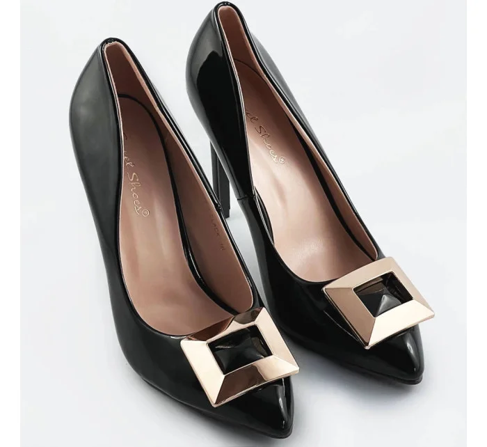 Černé lakované lodičky s ozdobnou přezkou model 17349548 - SWEET SHOES
