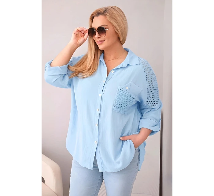 Dámská bavlněná košile Plus Size s límečkem a krajkovou vsadkou modrá