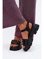 Kožené dámské sandály na platformě s přezkou model 22126033 Černé - VINCEZA