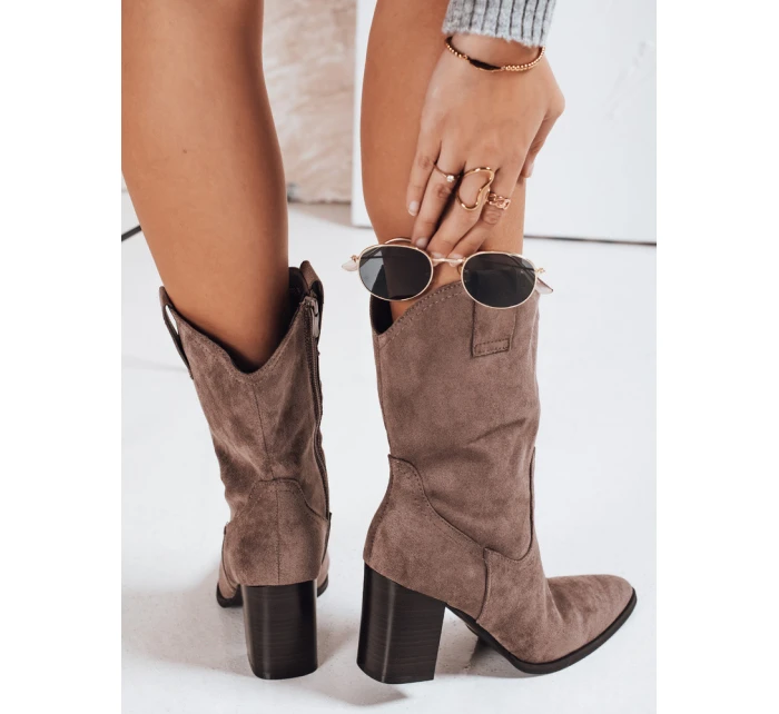 Dámské semišové kovbojské boty hnědé Dstreet model 21993402 - FashionStreet Dámské semišové kovbojské boty hnědé Dstreet model 21993402 - FashionStreet