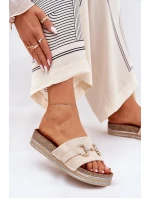 Dámské Klapky Na Platformě Se Zlatou Dekorací A Béžové model 21689922 - Boto Dámské Klapky Na Platformě Se Zlatou Dekorací A Béžové model 21689922 - Boto