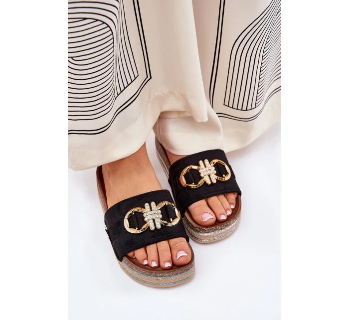 Dámské Pantofle Na Platformě S A Zlatou Dekorací Černé model 21689964 - Boto Dámské Pantofle Na Platformě S A Zlatou Dekorací Černé model 21689964 - Boto