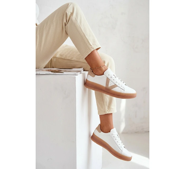 Dámské tenisky z pravé kůže na platformě model 22069622 Bílé - VINCEZA Dámské tenisky z pravé kůže na platformě model 22069622 Bílé - VINCEZA