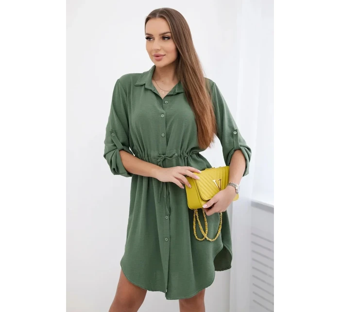 Šaty se zapínáním na knoflíky a zavazováním v pase khaki Šaty se zapínáním na knoflíky a zavazováním v pase khaki