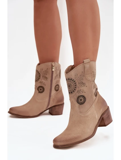 Semišové kožené dámské kotníky s perforací na podpatku Zazoo 3844 Béžové