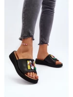 Dámské kožené pantofle s černým zdobením Asames