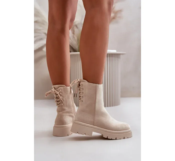 Semišové kotníkové boty na plochém podpatku šněrovací béžové model 20712785 - Kesi Semišové kotníkové boty na plochém podpatku šněrovací béžové model 20712785 - Kesi