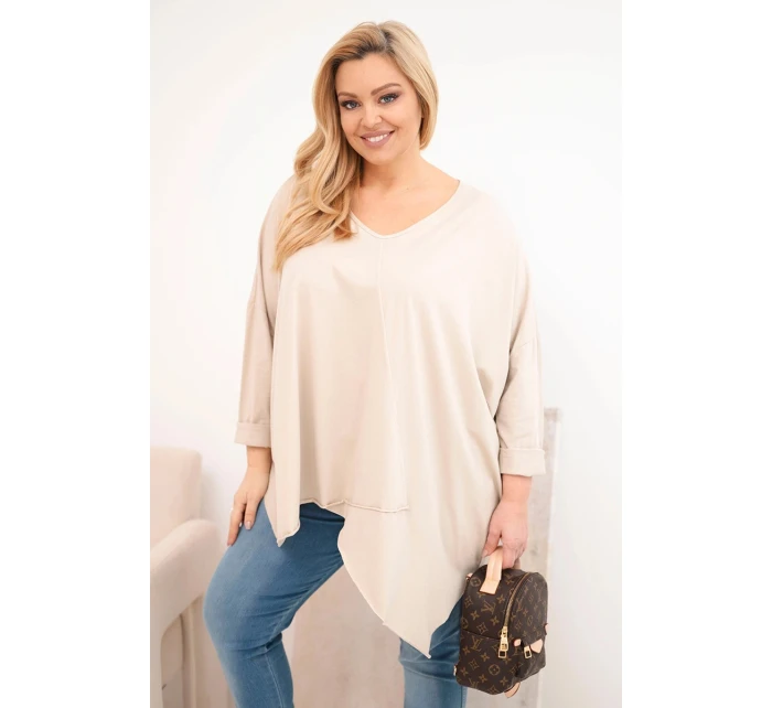 Dámská bavlněná blůza Plus Size s asymetrickým spodním lemem a V výstřihem béžová Dámská bavlněná blůza Plus Size s asymetrickým spodním lemem a V výstřihem béžová