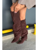 Dámské kozačky na jehlovém podpatku bez zapínání v čokoládové barvě model 21707734 - Boto