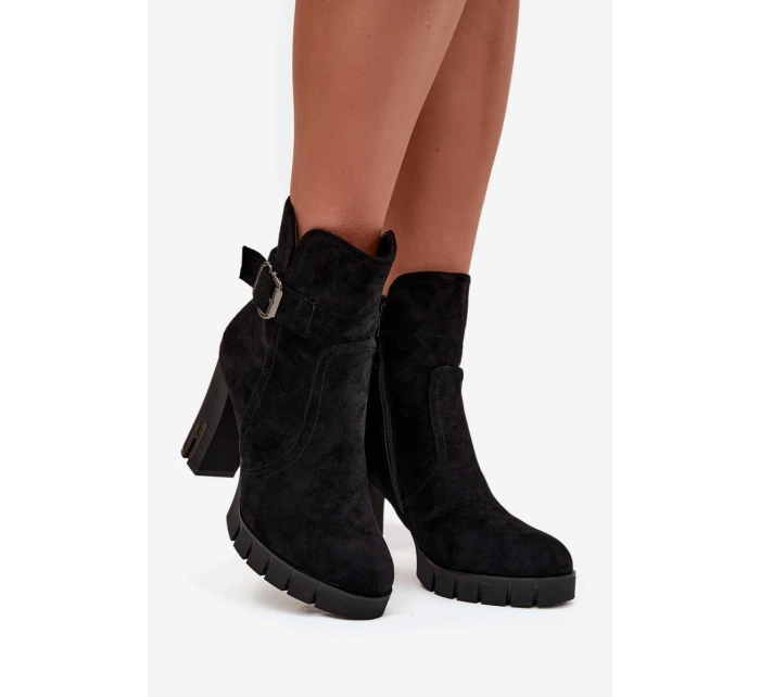 Dámské kotníkové boty na podpatku s přezkou zateplené černé model 21711634 - Boto Dámské kotníkové boty na podpatku s přezkou zateplené černé model 21711634 - Boto