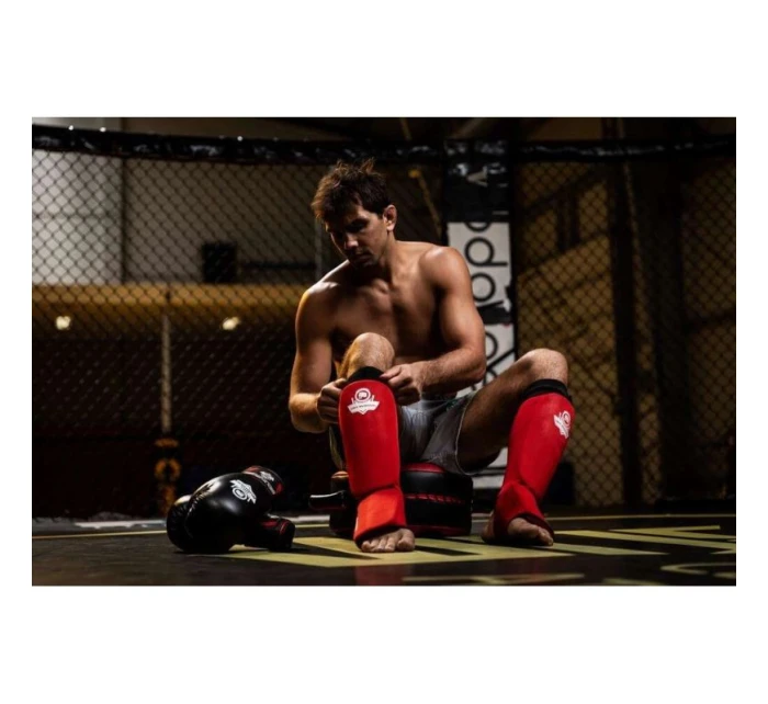 Pružné chrániče holenních kostí M - Shinrage Red Pružné chrániče holenních kostí M - Shinrage Red