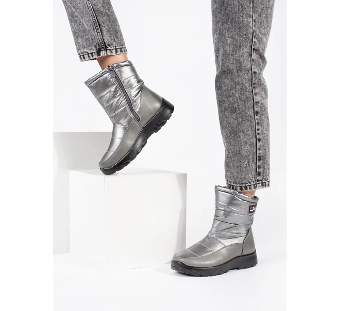 Praktické dámské šedo-stříbrné sněhule platforma Praktické dámské šedo-stříbrné sněhule platforma