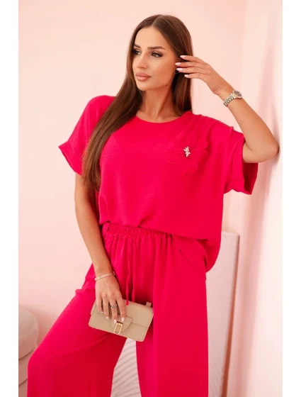 Dámský komplet z viskózy s ozdobným květem a širokými kalhotami - fuchsie Dámský komplet z viskózy s ozdobným květem a širokými kalhotami - fuchsie