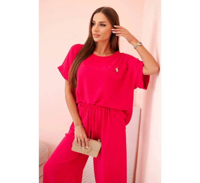 Dámský komplet z viskózy s ozdobným květem a širokými kalhotami - fuchsie Dámský komplet z viskózy s ozdobným květem a širokými kalhotami - fuchsie