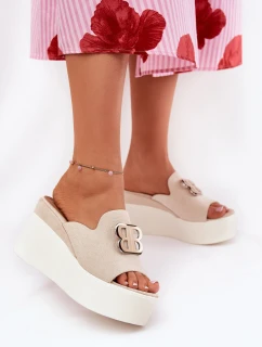 Sandal na platformě a klínu s ozdobou béžové model 21688179 - Boto