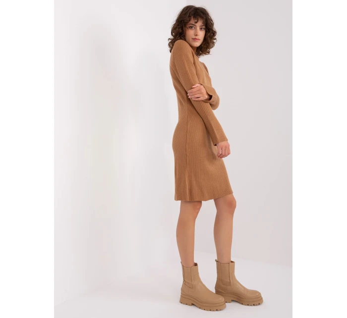 BA SK 2215 šaty.84 velbloudů