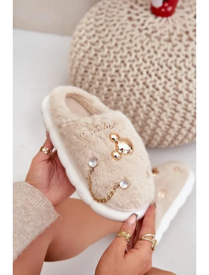 Futrzane Pantofle S Odznaky Béžové Ivelfedi Futrzane Pantofle S Odznaky Béžové Ivelfedi