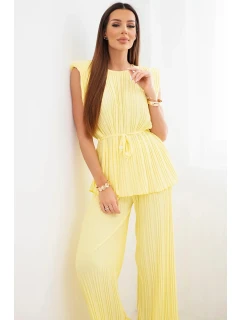Dámský viskózový plisovaný komplet s vázanou blůzou a širokými kalhotami žlutý
