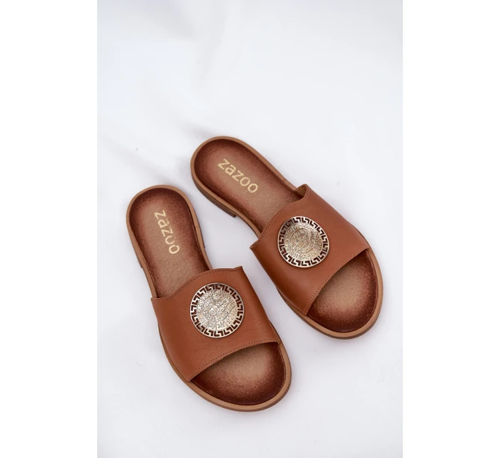 model 21686332 Kožené Pantofle Na Plochém Podpatku S Dekorací Camel - Zazoo model 21686332 Kožené Pantofle Na Plochém Podpatku S Dekorací Camel - Zazoo