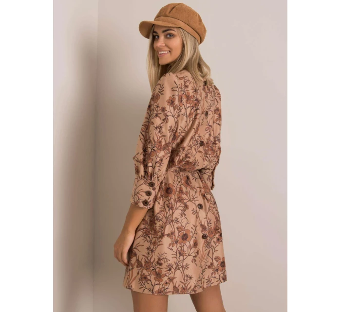 Šaty LK SK model 14832905 světle hnědá - FPrice Šaty LK SK model 14832905 světle hnědá - FPrice