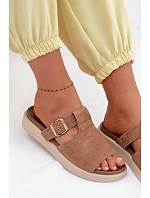 Kožené dámské sandály na platformě se zlatou sponou Camel model 22095008 - Boto Kožené dámské sandály na platformě se zlatou sponou Camel model 22095008 - Boto