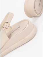 Klasické dámské  sandály hnědé bez podpatku