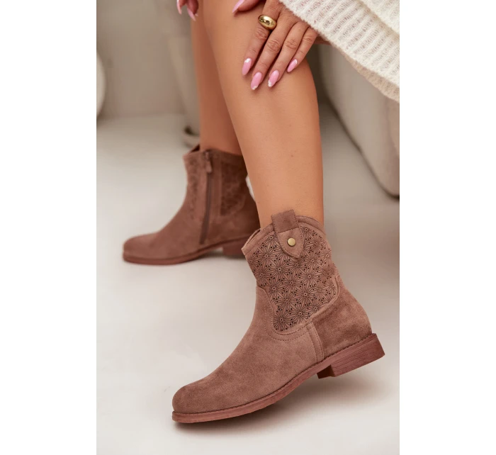 Dámské kotníkové boty na nízkém podpatku s krajkovým vzorem model 22007421 Hnědé - S.Barski Dámské kotníkové boty na nízkém podpatku s krajkovým vzorem model 22007421 Hnědé - S.Barski