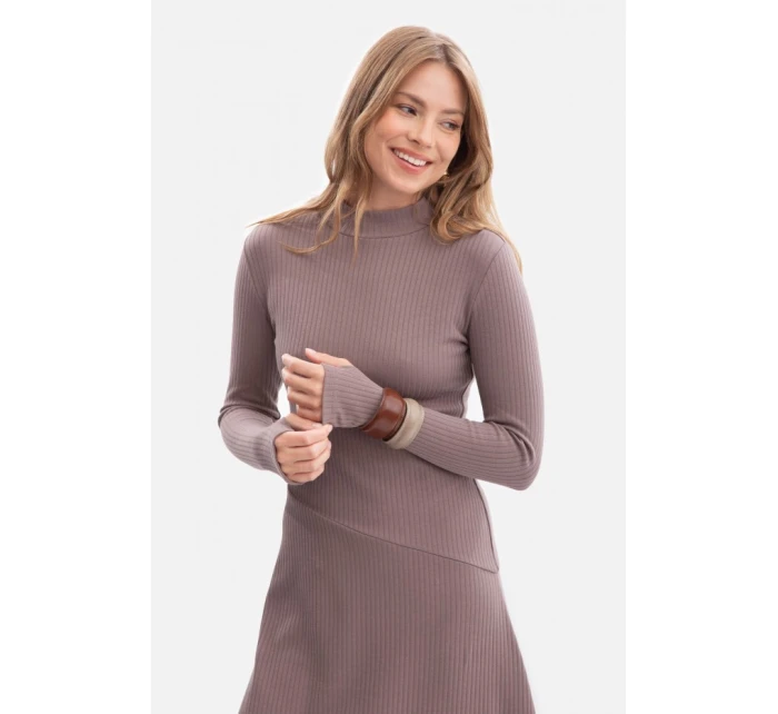 Žebrované midi šaty s asymetrickým pasem model 21379840 - BeWear Žebrované midi šaty s asymetrickým pasem model 21379840 - BeWear