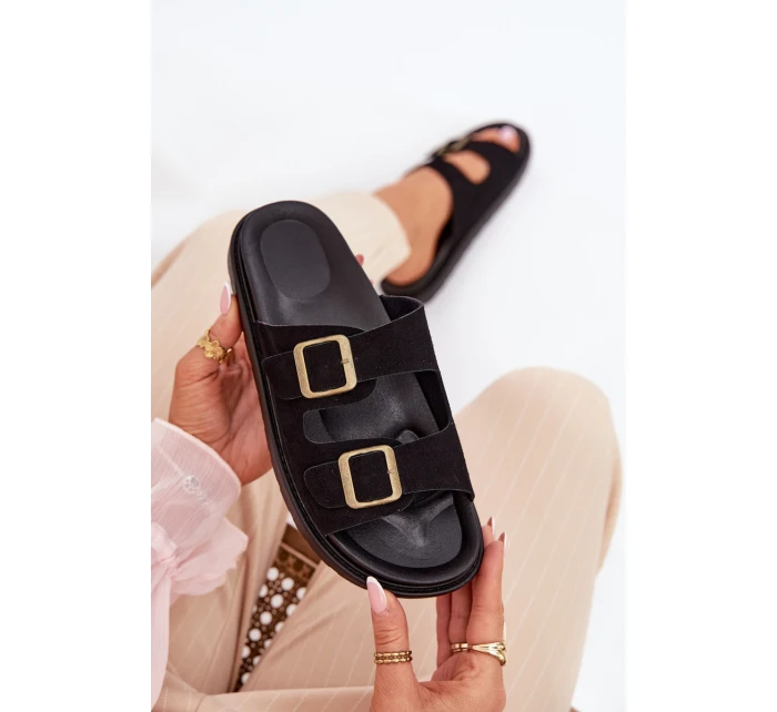 Dámské Pantofle S Přezkami Na Černé model 21688690 - Boto Dámské Pantofle S Přezkami Na Černé model 21688690 - Boto