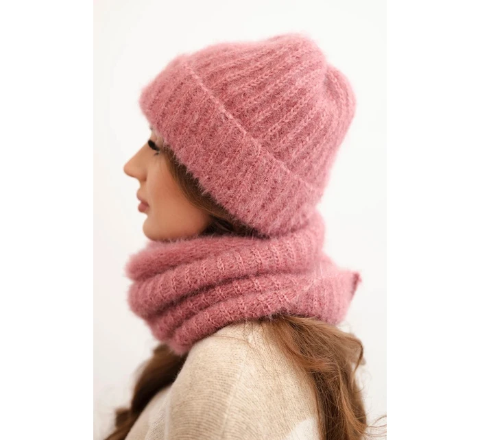 Dámská souprava čepice a šály zimní huňaté s ozdobným model 21461100 tmavě růžový - K-Fashion Dámská souprava čepice a šály zimní huňaté s ozdobným model 21461100 tmavě růžový - K-Fashion